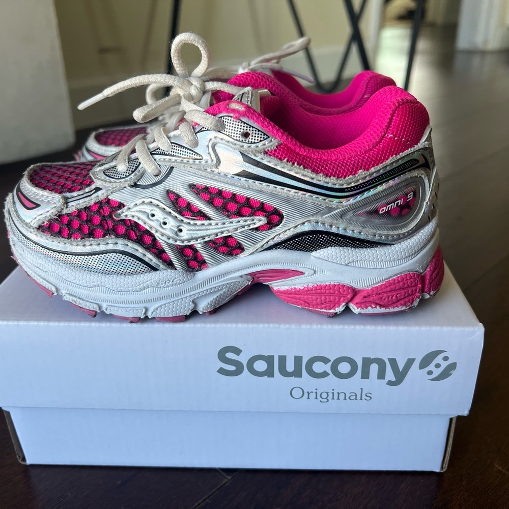 Saucony Originals Pink and Silver Size.10C